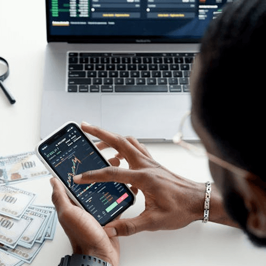 BrainedCoredNod - Team von Kryptowährungsexperten